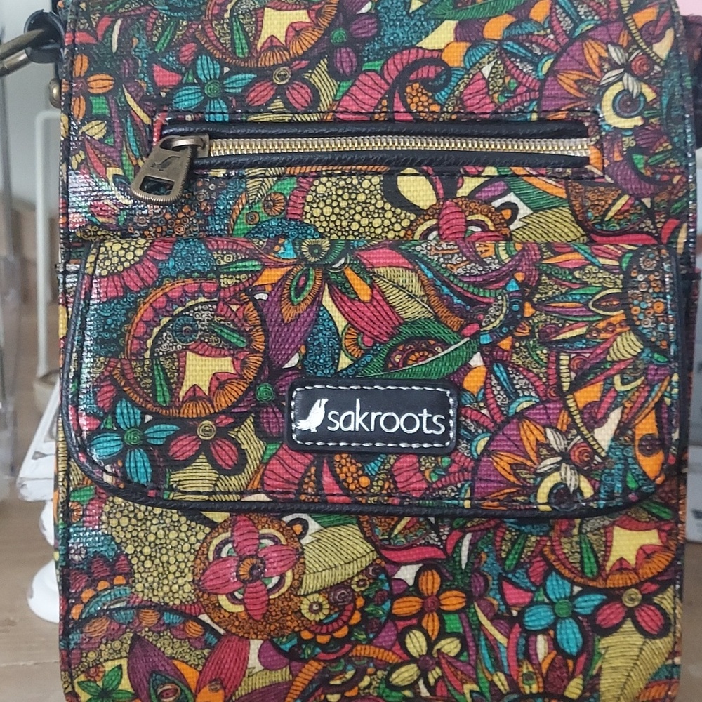 🏷Sakroots Multi Colored Cross Body Bag